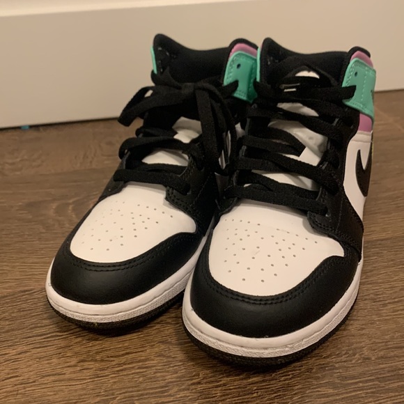 Air Jordan 1 mids ‘pastel’ black toe - Picture 4 of 4